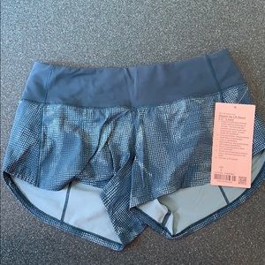 Lululemon Speed Up LR Short 2.5